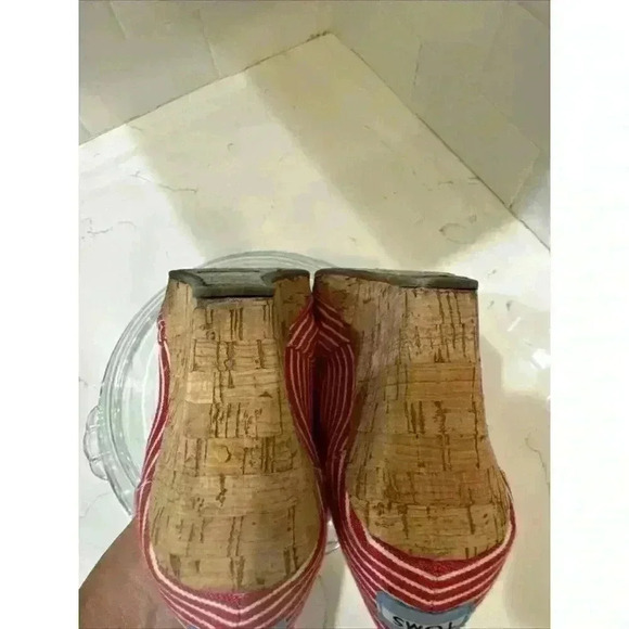 Women's Toms Heels Slip-on Wedges Peep Toe Canvas Red/White Stripes Size 6 - Picture 13 of 15